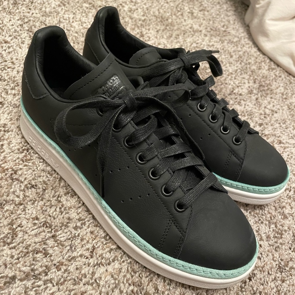 Adidas Black Stan Smith Shoes with Mint Lining Size 7.5